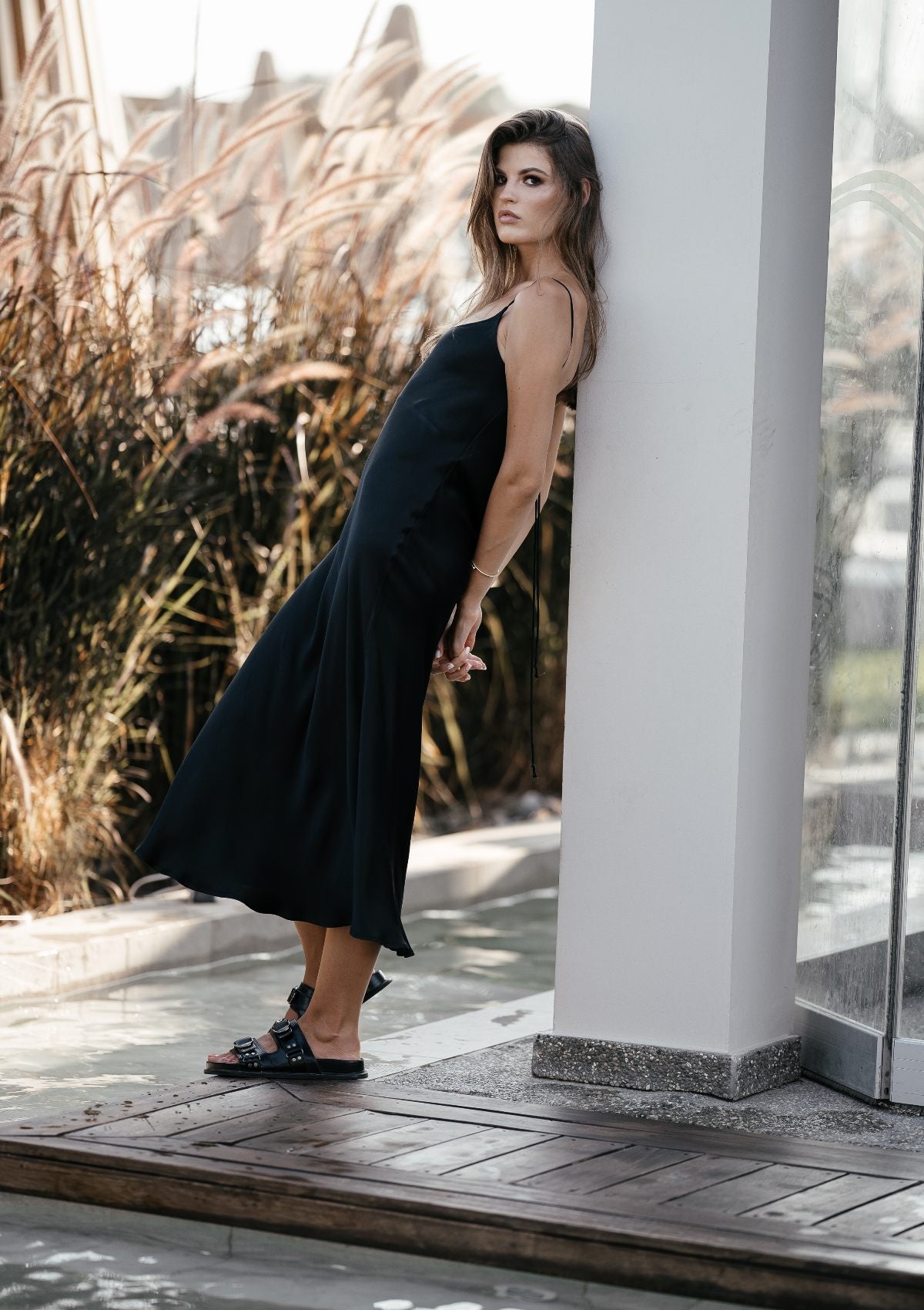 BLACK MIDI LOW-BACK DRESS