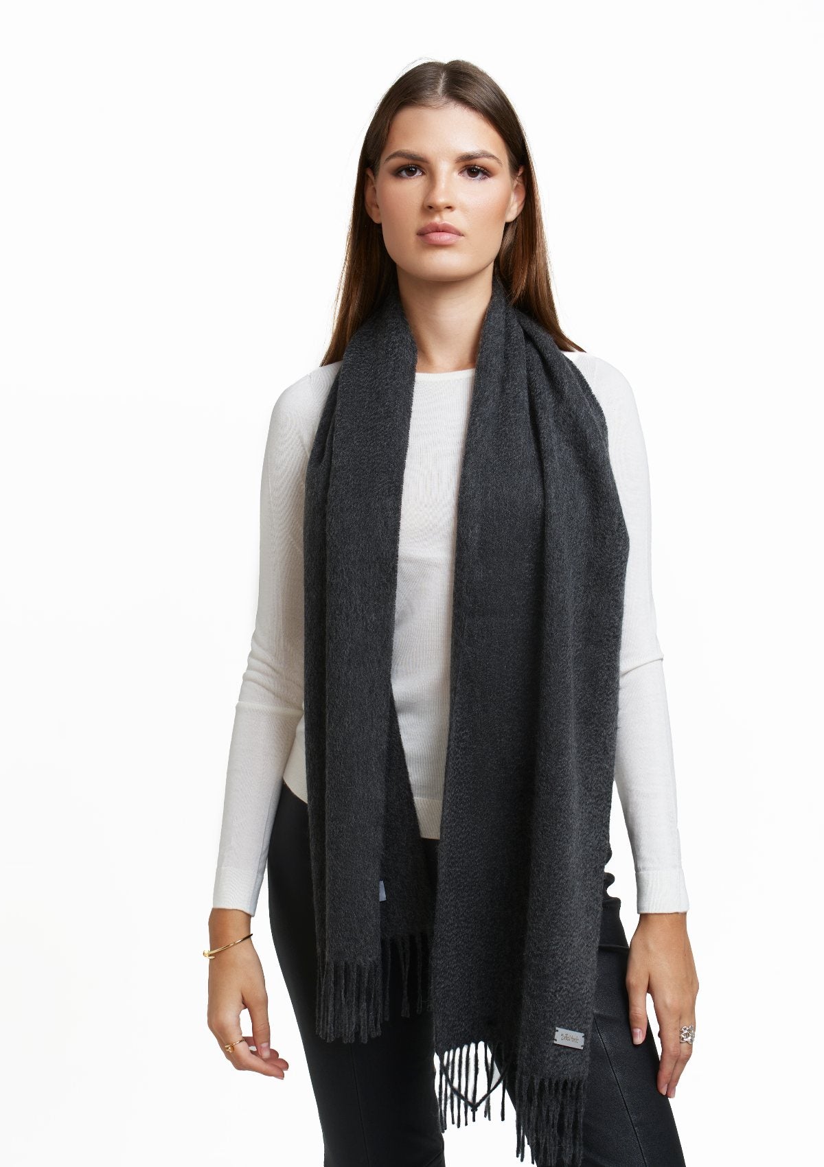charcoal-grey-soft-pure-cashmere-scarf-Silk & tonic