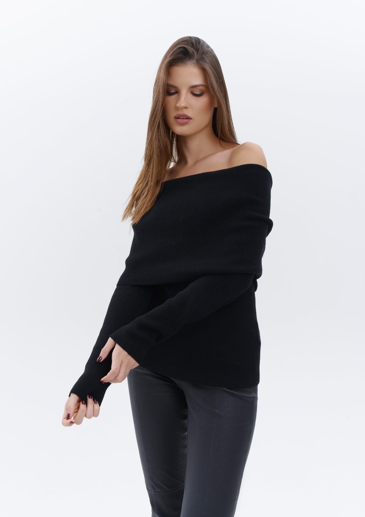 BLACK OFF-SHOULDER SWEATER