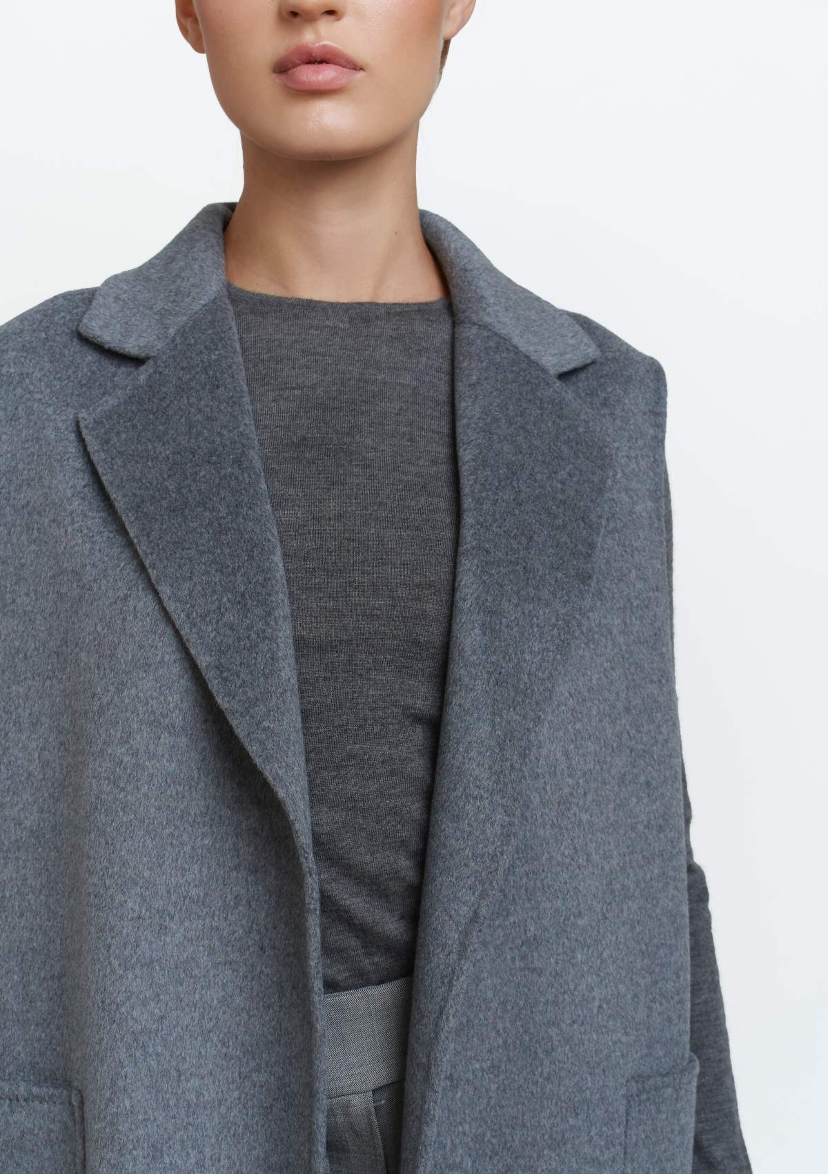 luxurious-grey-sleeveless-coat-lapels-Silk & tonic