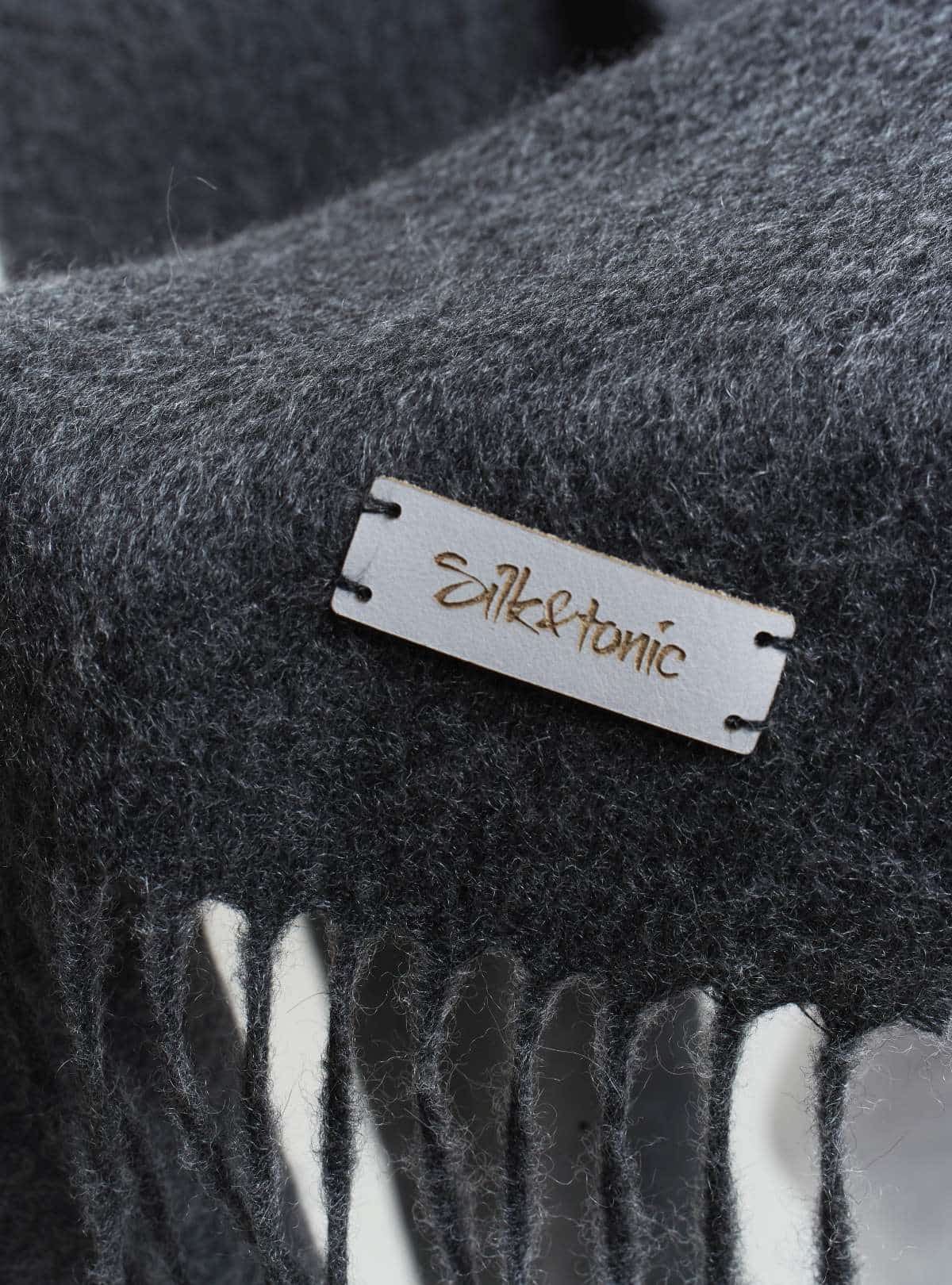 luxurious-soft-cashmere-scarf-grey-Silk & tonic