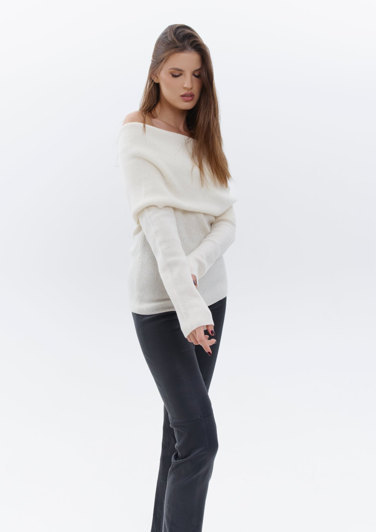WHITE OFF-SHOULDER SWEATER