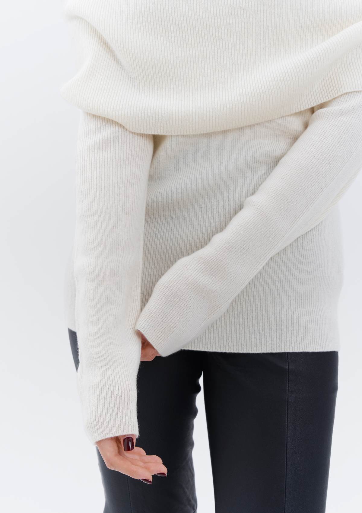 WHITE OFF-SHOULDER SWEATER