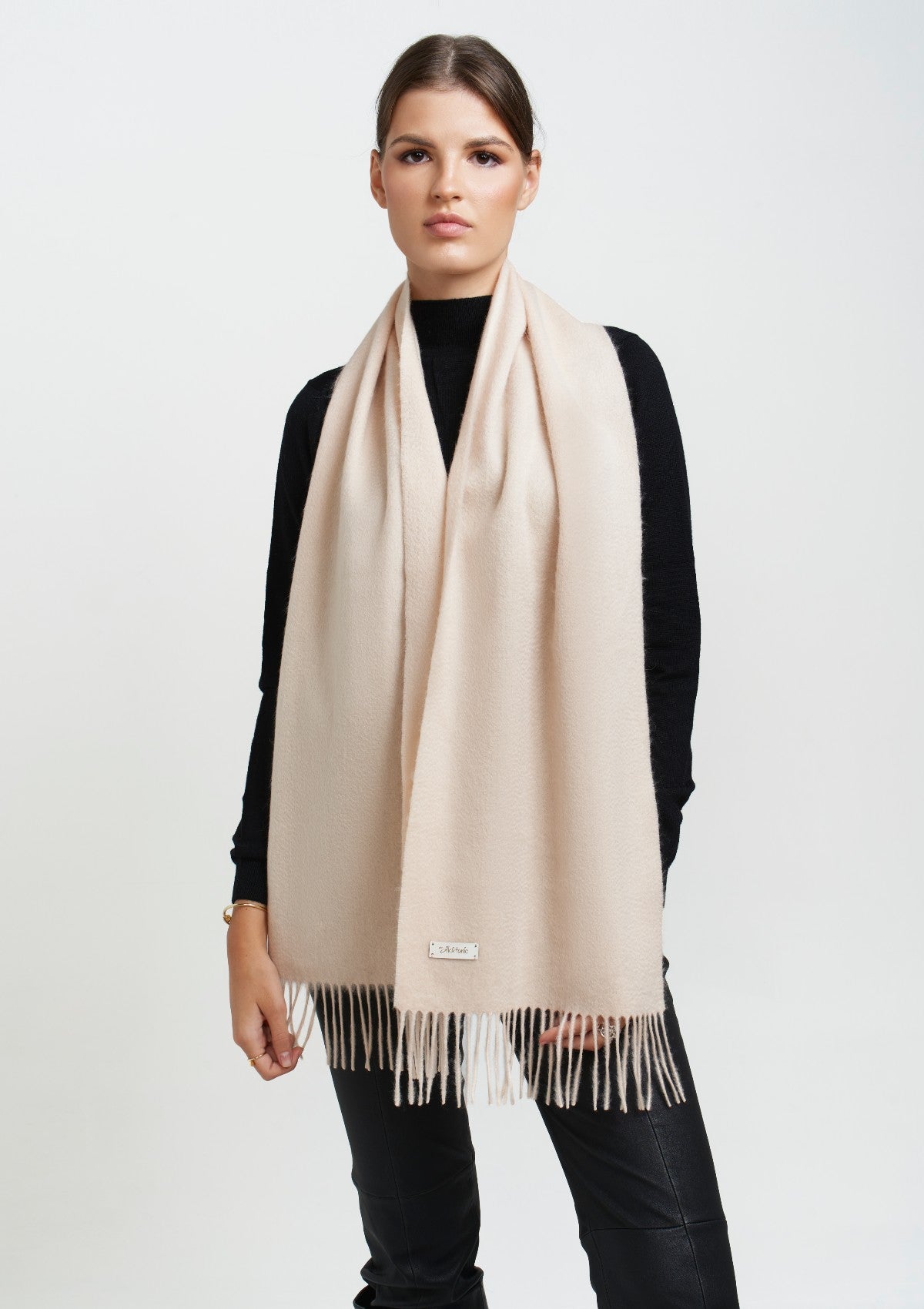 soft-ivory-mongolian-cashmere-scarf-Silk & tonic