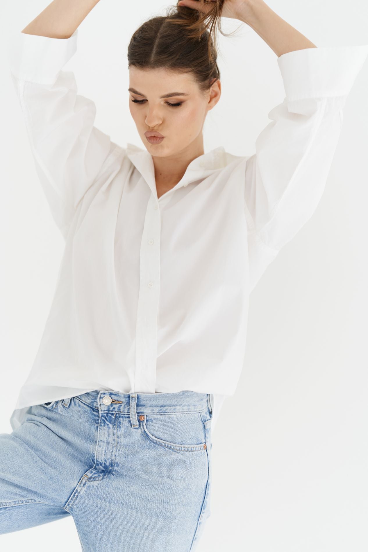 WHITE OVERSIZED SHIRT