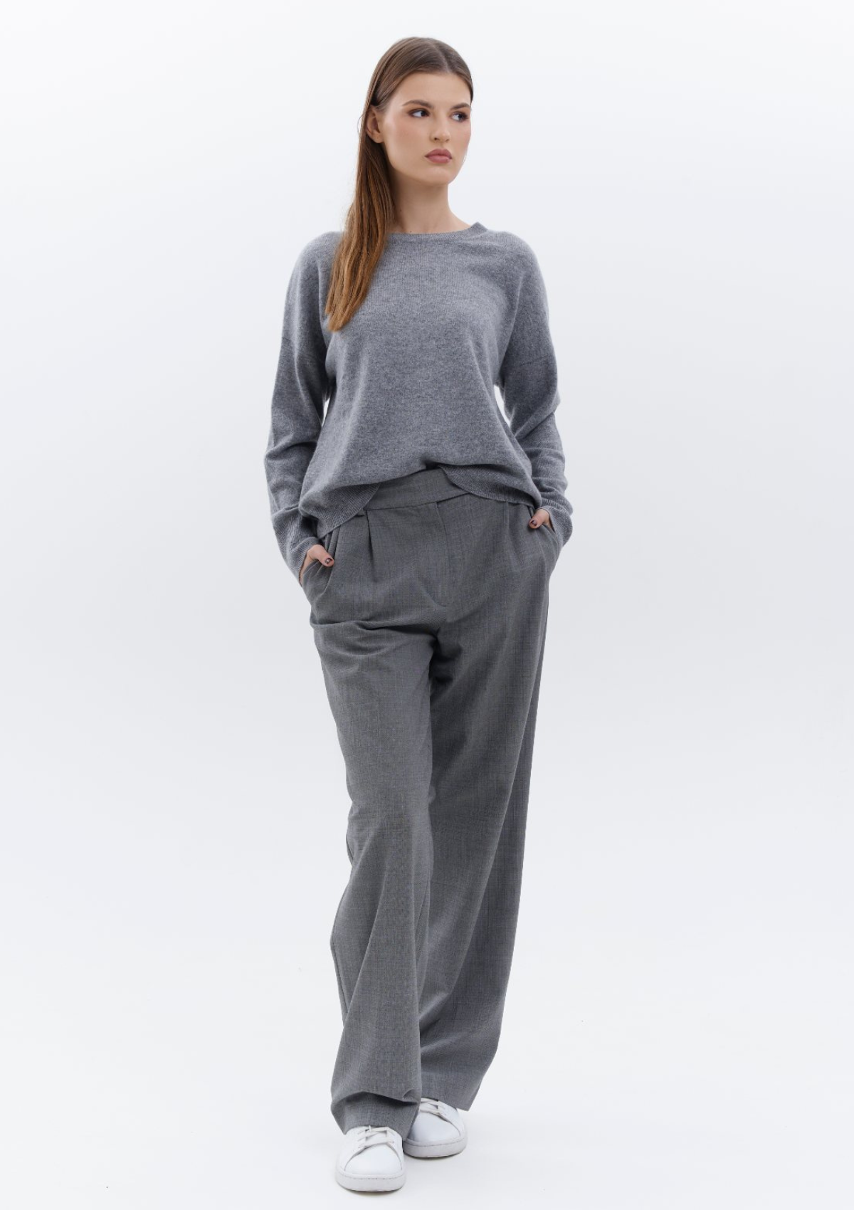 GREY CASHMERE CREWNECK SWEATER